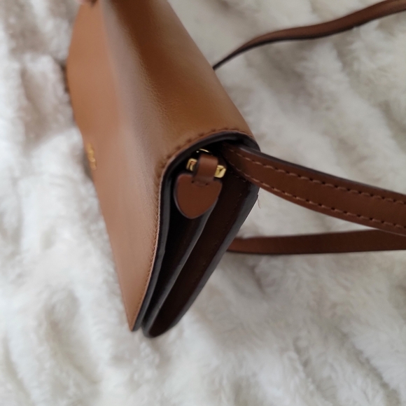 Lauren Ralph Lauren Newbury Kaelyn Leather Wallet Crossbody - Picture 10 of 11